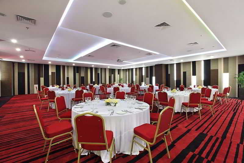 Fairfield By Marriott Bali Kuta Ngurah Rai Кута Экстерьер фото