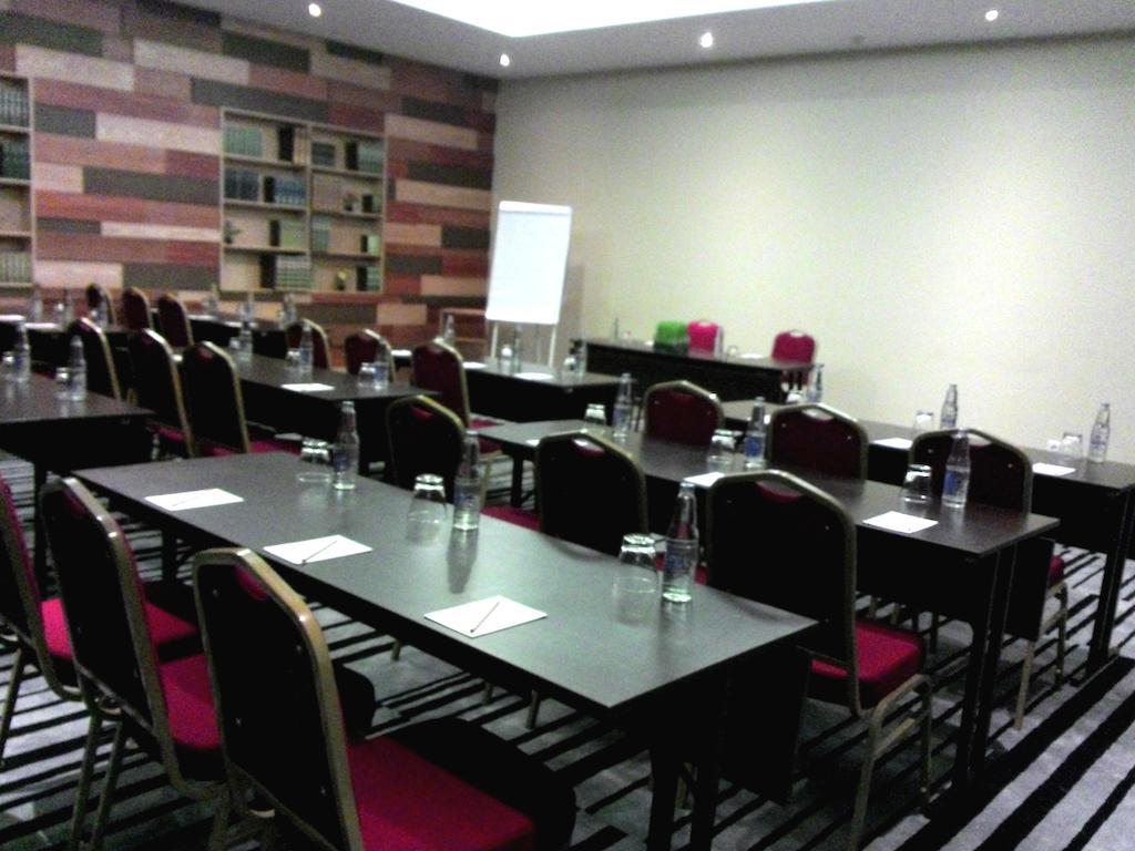 Fairfield By Marriott Bali Kuta Ngurah Rai Кута Экстерьер фото