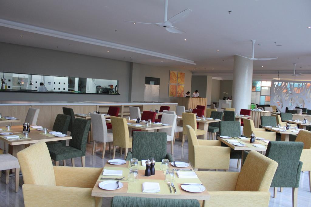Fairfield By Marriott Bali Kuta Ngurah Rai Кута Экстерьер фото